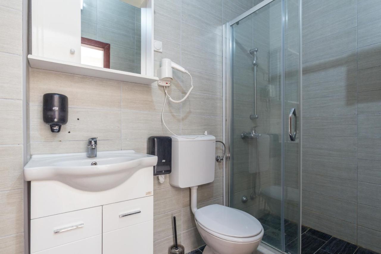 Hotel Zan Ulcinj Quarto foto